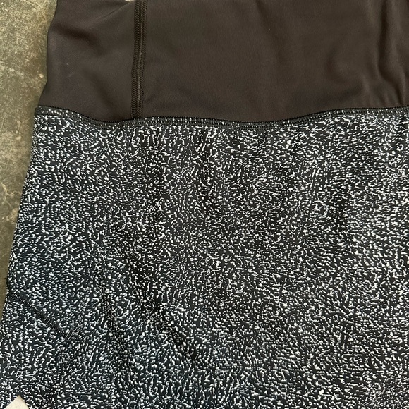 Athleta Run With It 3” Short - Medium - Picture 2 of 5